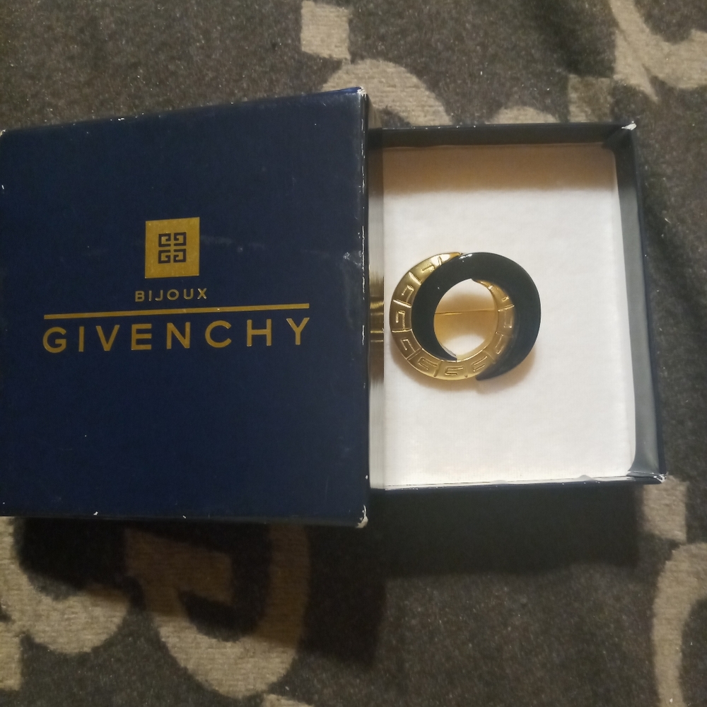 Vintage Early 1980s Givenchy Gilt and Black Brooch